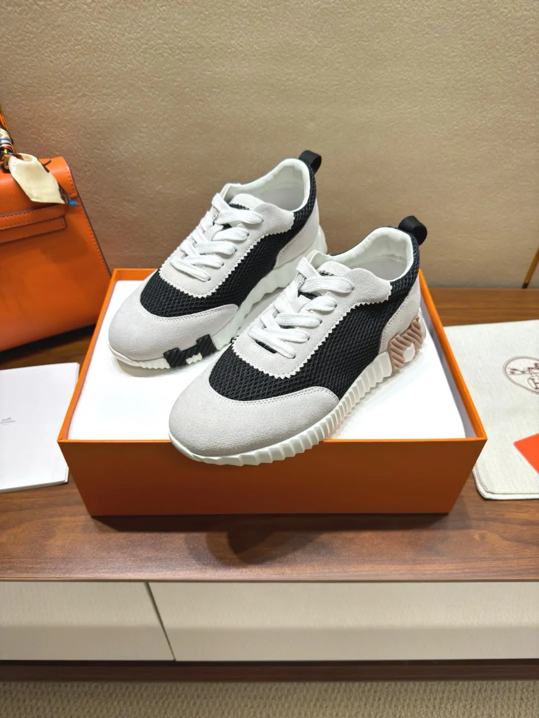 💕💕Factory direct selling price p640💕💕 Men ➕20💰Hermes 🐎24 new sports shoes 🆕 H family 2024giga new sports shoes **3cm, a real artifact, original molded outsole, very stylish and light, perfect foot feel💯 size: 34-46 (customized at 34.45.46)